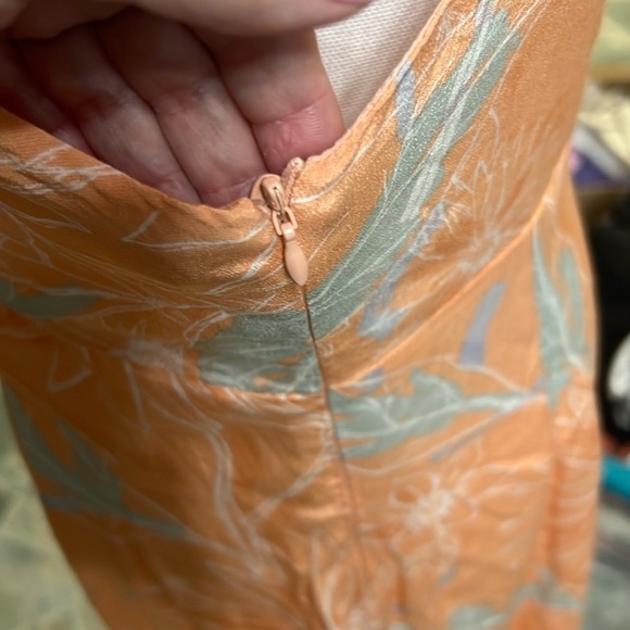 Astr Coral Floral Midi Dress - Picture 7 of 11